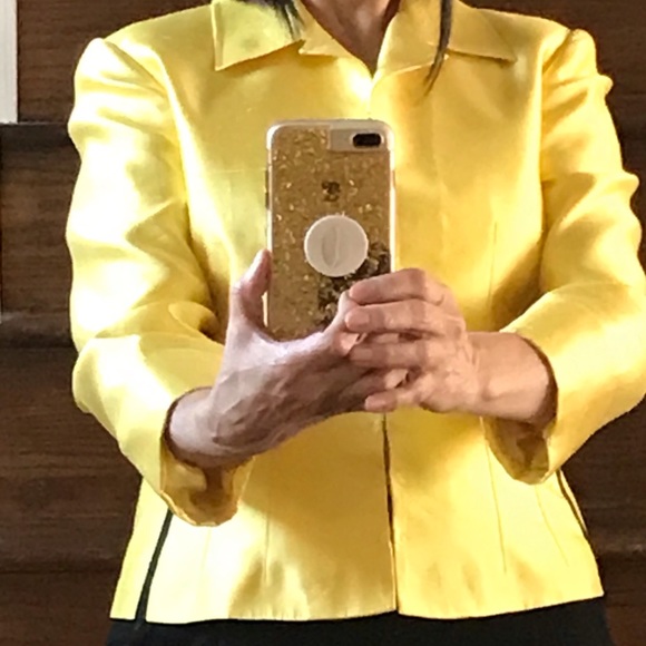 Sassy Jacket - Picture 3 of 13